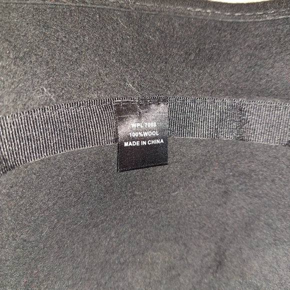 Cloche Black Wool Hat with Silver Buckle - Picture 4 of 4